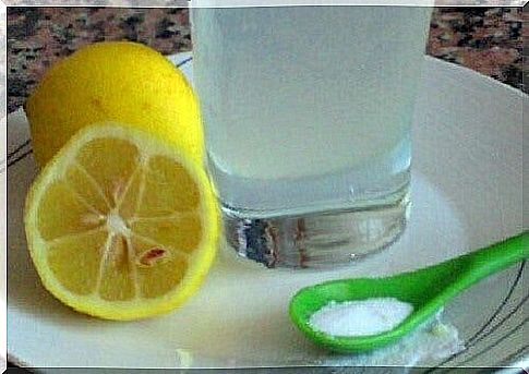 3 delicious ways to take lemon in the morning