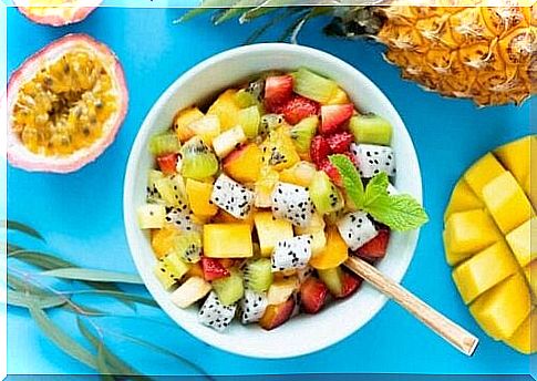 6 delicious recipes for fruit salads with fresh herbs