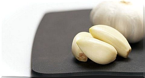 Garlic for healthy and strong nails