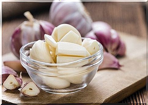 Garlic for toothache