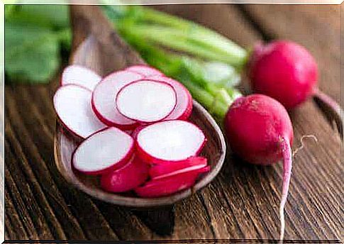 Sliced ​​radish