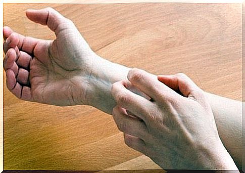 Multiple sclerosis as a cause of tingling hands and feet